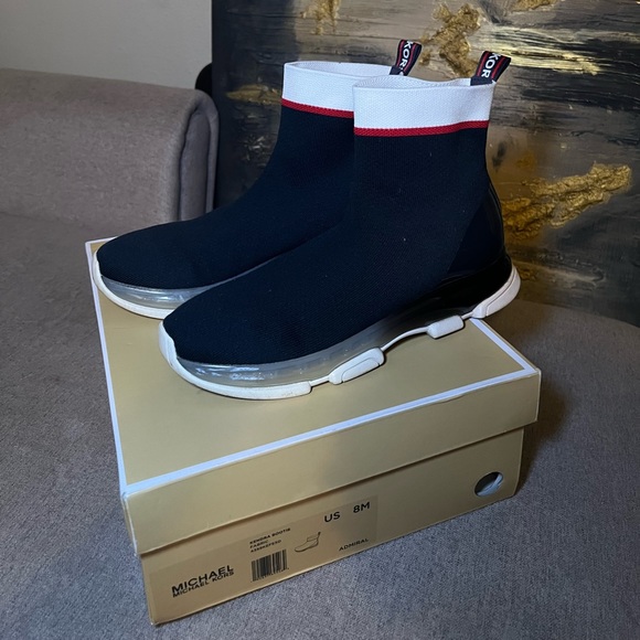 Michael Kors Sneakers - Picture 2 of 4